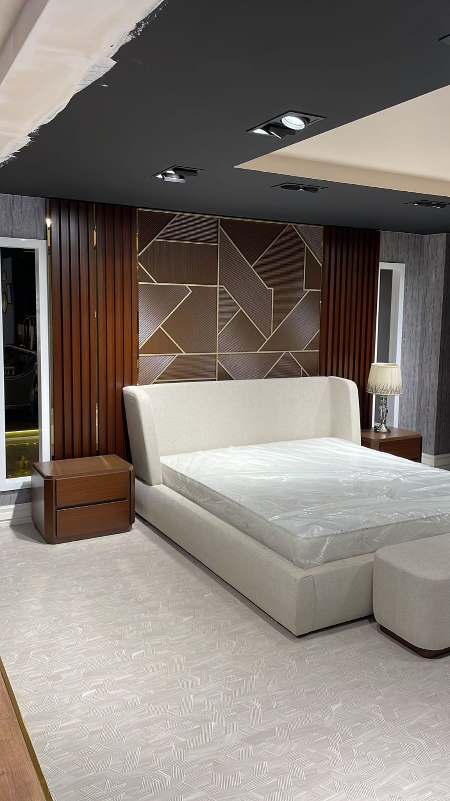 WhatsApp Image 2025-10-19 at 22.44.05 (1)